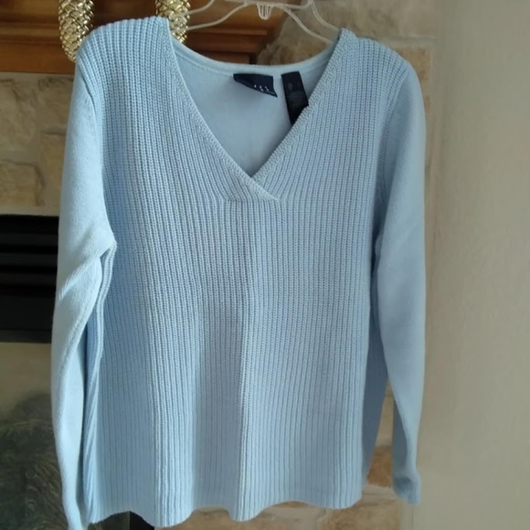 Liz Claiborne Vneck Blue Sweater 